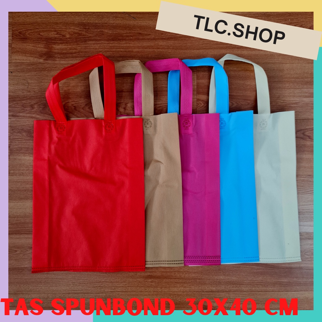 

Tas Spunbond 30x40cm Super Tebal/Tas Souvenir