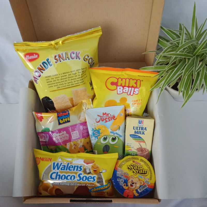

HAMPERS/ GIFT BOX/ HADIAH/ KADO WISUDA/ ULANG TAHUN - SNACK