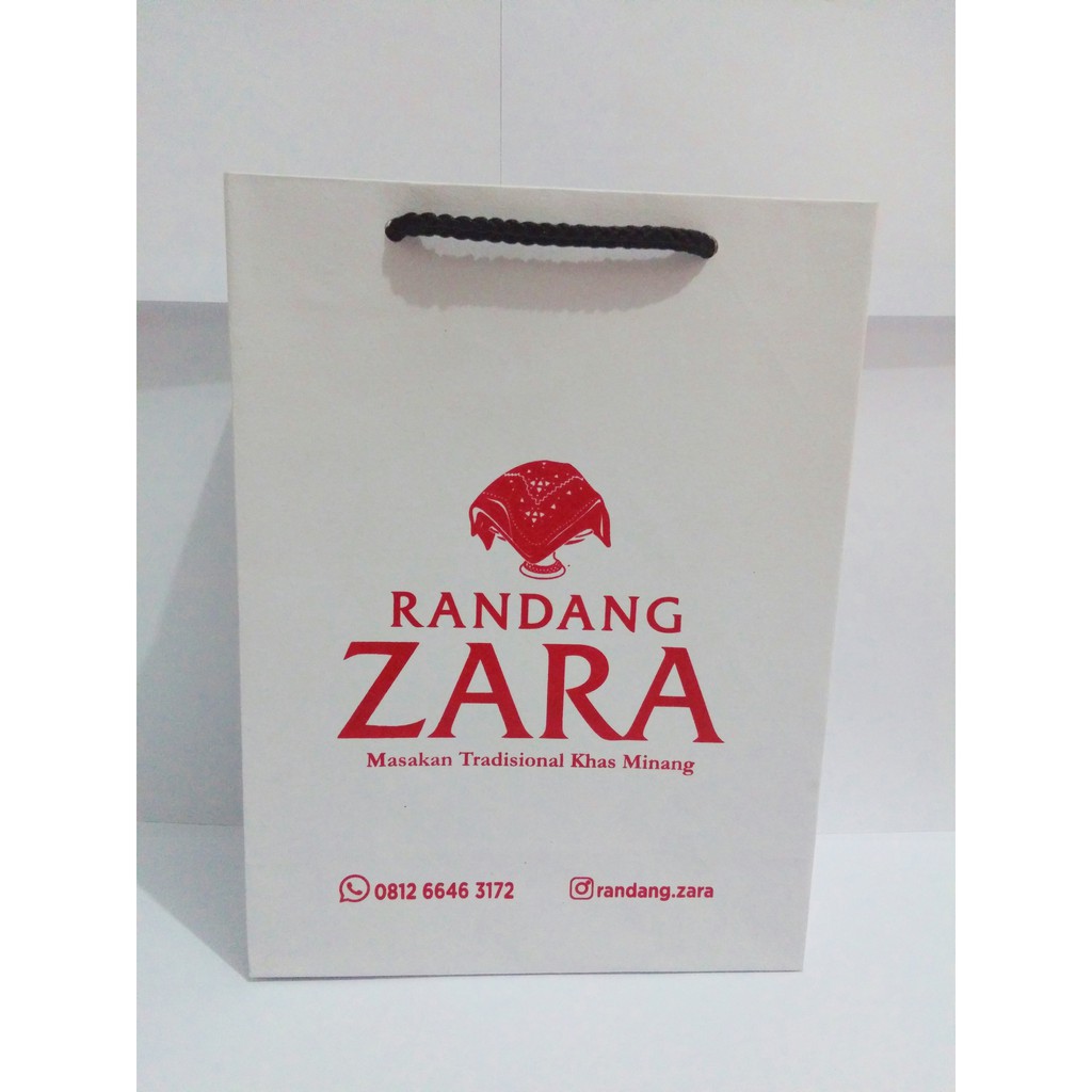 

Paper Bag Sablon Bahan Kertas Kraft Putih Ukuran 16x8x22 Murah Bagus Bertali kuat Berkualitas OK