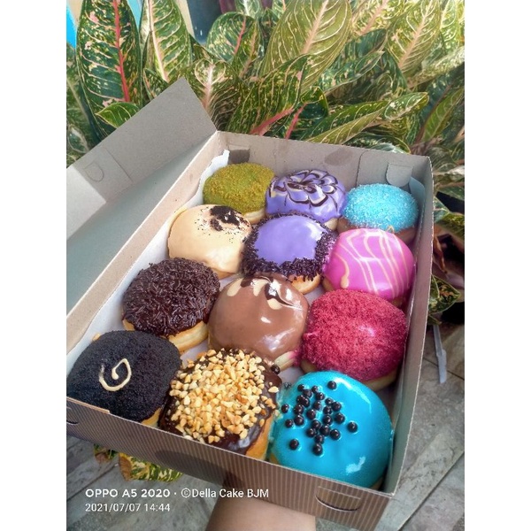 

❤ BORNEO ❤ DONAT ISI 12 TOPING MIX TIDAK BISA REQUEST