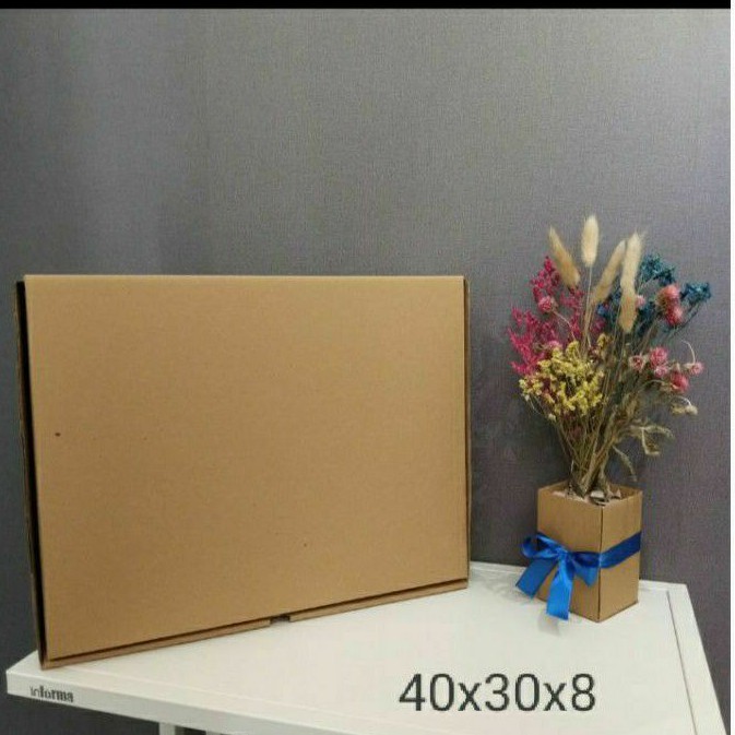 

BOX 40x30x8 cm (ROBIN) Kardus/polos/baju/hampers/giftbox