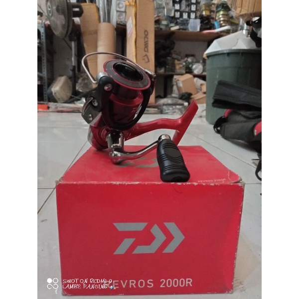 Reel Daiwa Revros 2000R