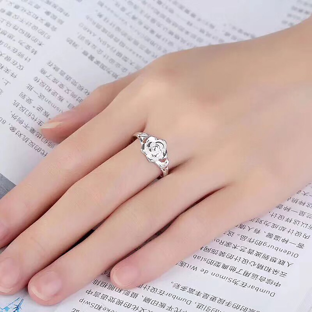 Hu Hu Hu Hu Hu Alat Bantu Pasang Kacamata♡ Cincin Tunangan Desain Bunga Mawar Hollow Bahan Tembaga Warna Silver Gaya Retro Untuk Wanita