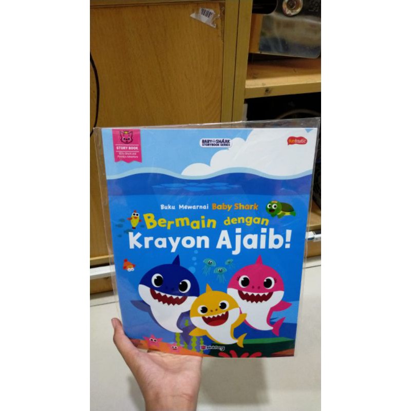 Buku Mewarnai Baby Shark