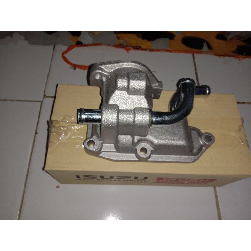 housing thermostat isuzu panther