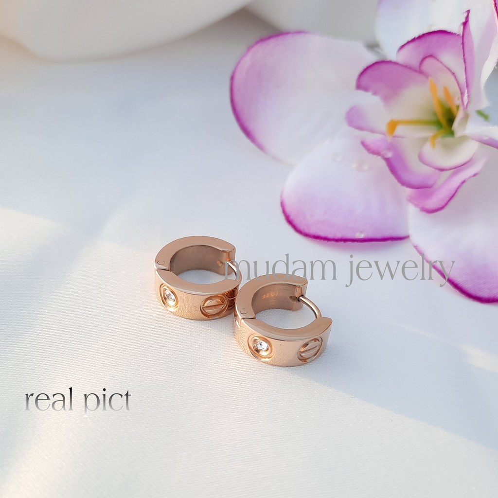 Anting Jepit Titanium Ctr Diamonds Simple dan Elegan Tersedia Warna Rosegold, Gold dan Silver