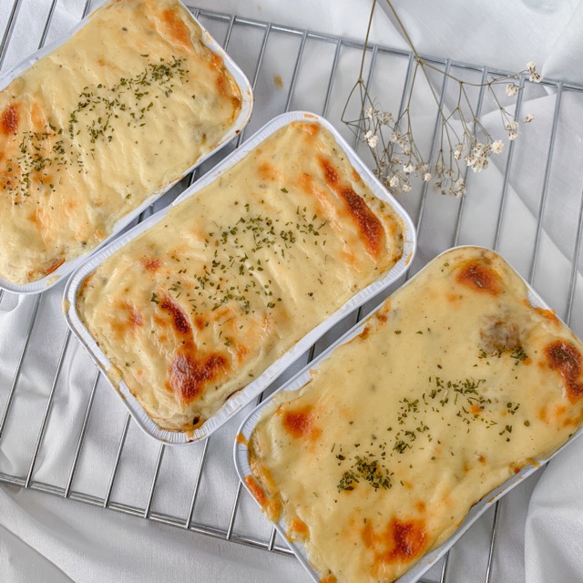 

Baked Spaghetti Brulee Bolognese