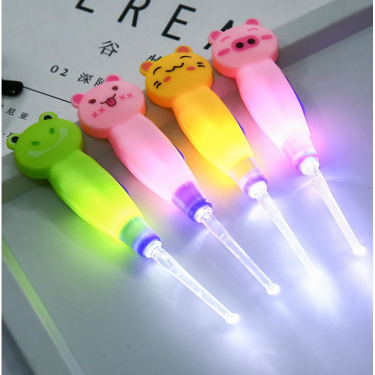 Ear Pick Flashlight LED Alat Pembersih Telinga Anak Cute Animal Karakter Lucu