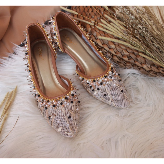 cream bridal shoes