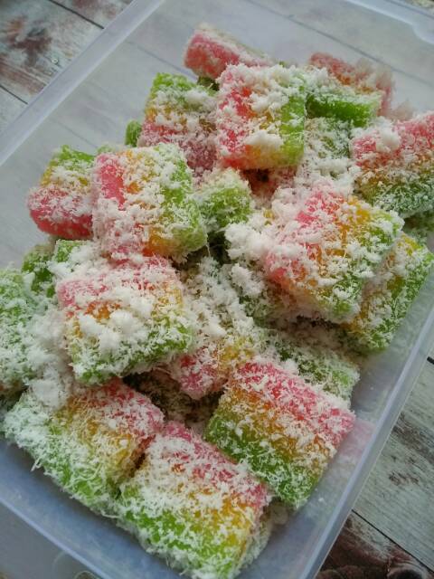 

Kue Singkong Pelangi