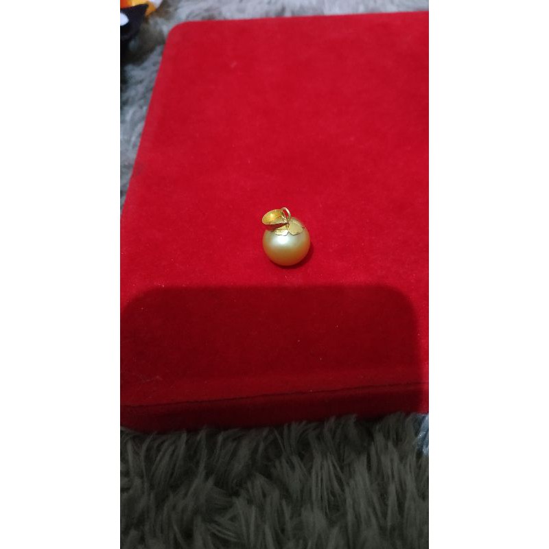 liontin emas dengan mutiara air laut grade AAA