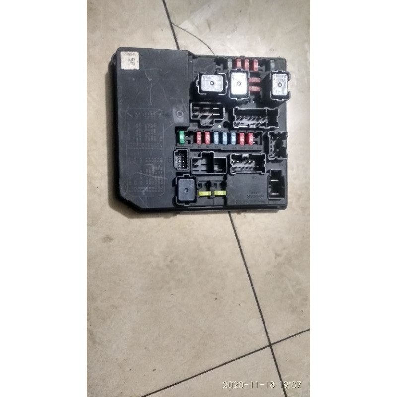 ipdm box sekring nissan livina L10 latio