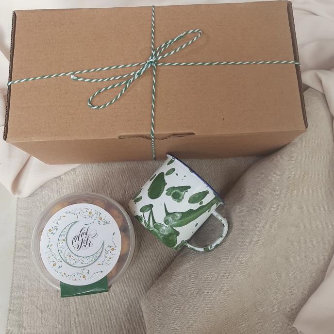 

Best Product!!! Yuk Ngemil! 1 (Hampers Lebaran/Kado/Parcel Lebaran/Parcel Wisuda) - Paling Dicari