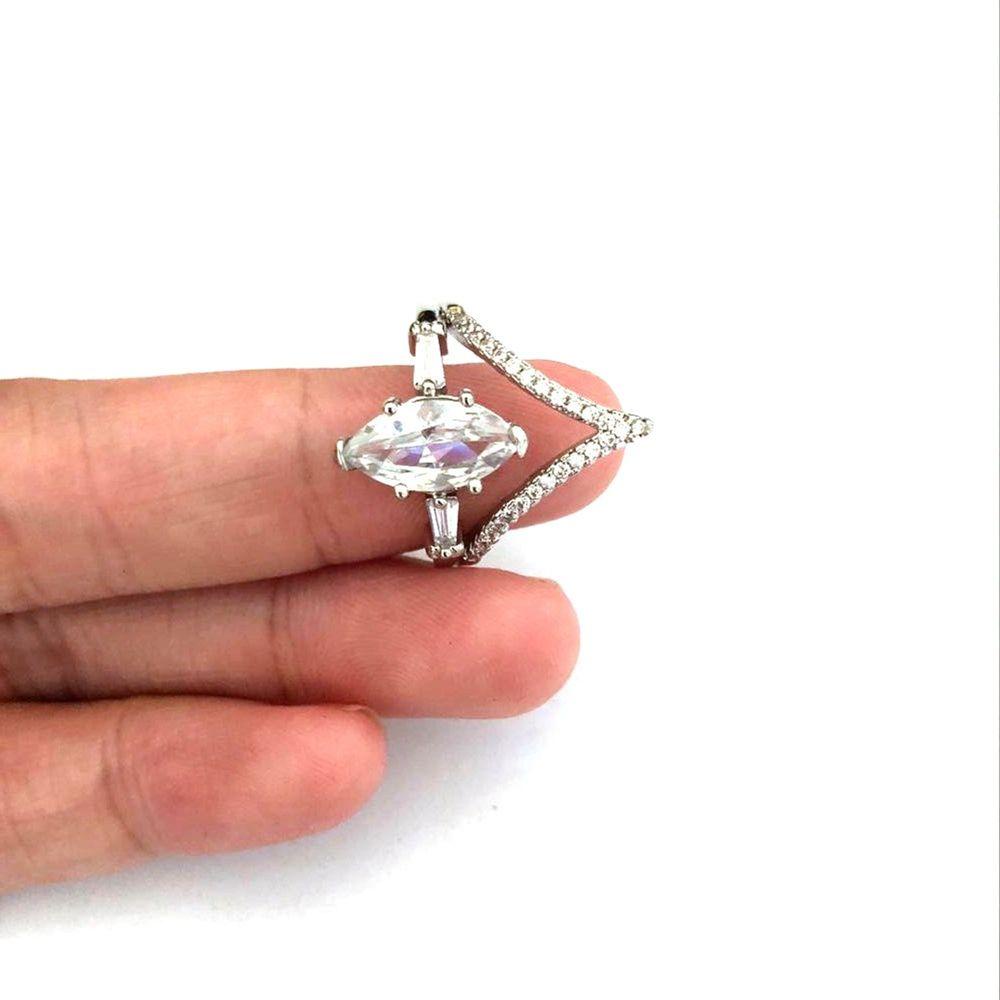 Cincin Oval Nanas Fashion Wanita Perhiasan Pernikahan Unik Berbentuk V