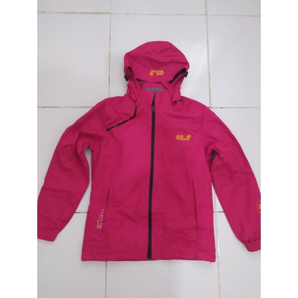 Jaket Gunung Wanita Jack Wolfskin Preloved