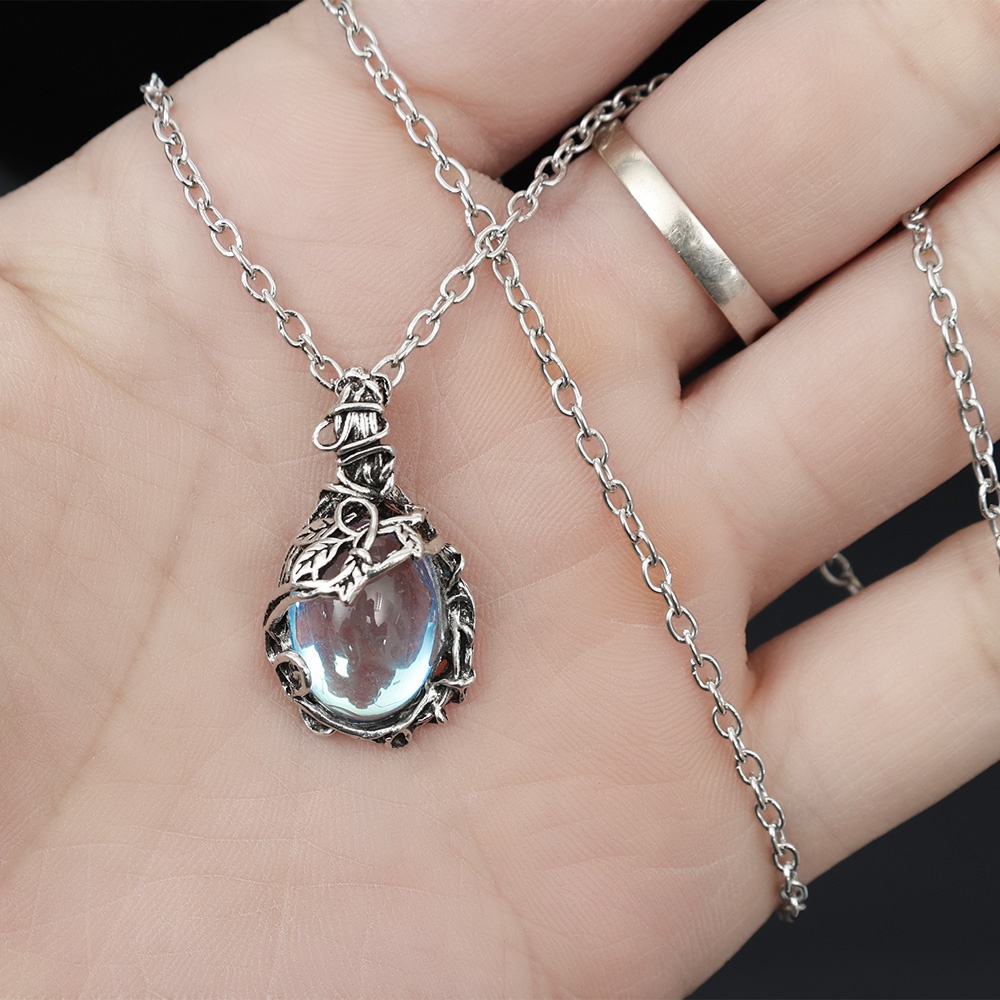 Kalung Hias Liontin Daun Batu Bulan Kristal Warna Silver Gaya Vintage Untuk Wanita