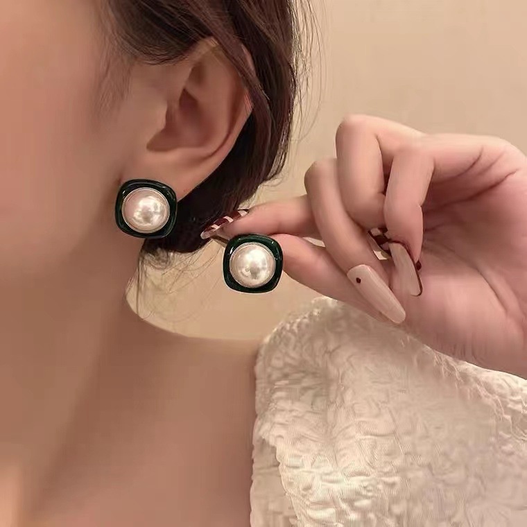 Anting Mutiara Gaya Retro Perancis