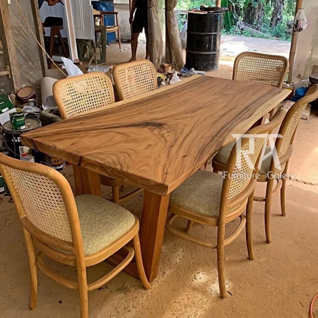 MEJA MAKAN KAYU UTUH KURSI ROTAN KAYU JATI MINIMALIS