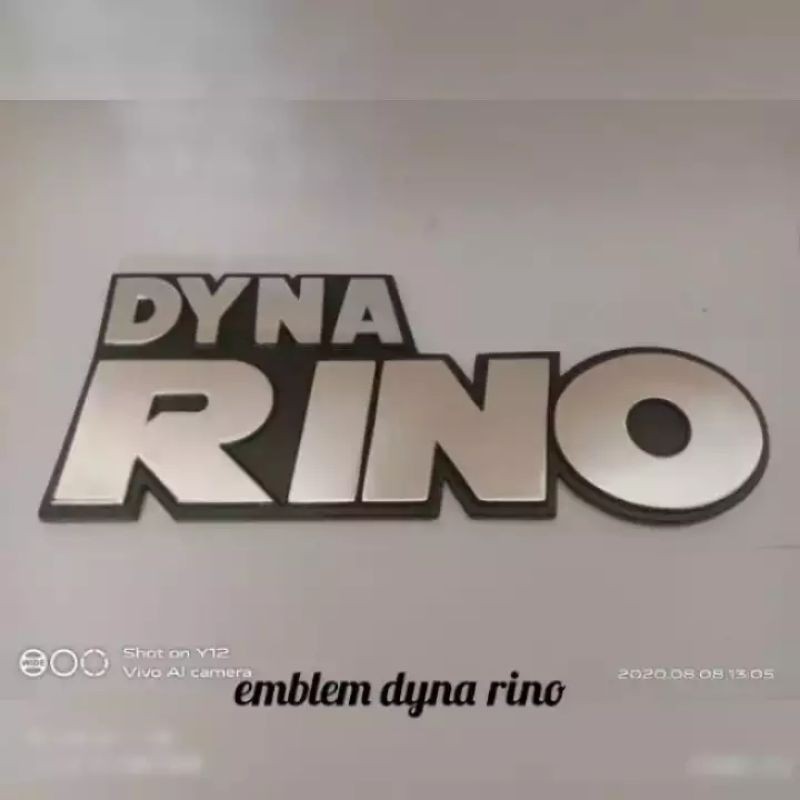 emblem atau logo tulisan DYNA RINO toyota dynasaurus