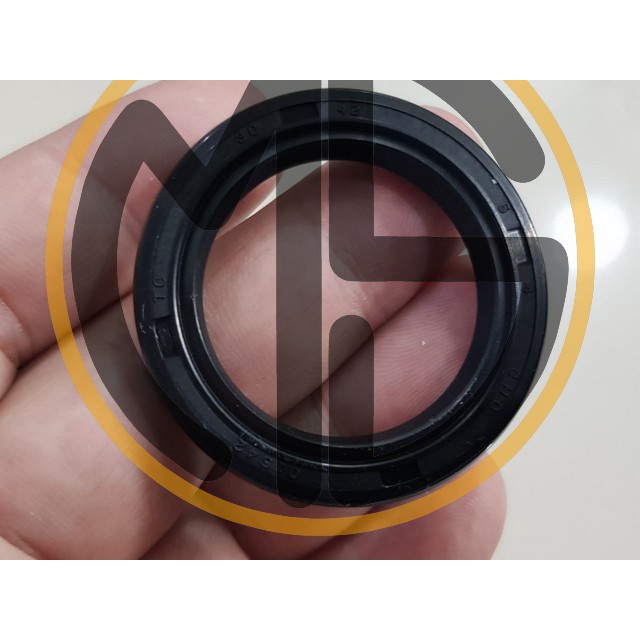 OIL SEAL TC 30 42 6 . TC 30 X 42 X 6 NBR TAIWAN
