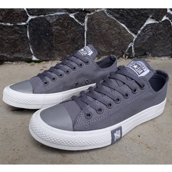 (BISA COD) SEPATU PRIA CASUAL CONVERSE ALLSTAR UNDEFEATED CHUCK TAYLOR CT 2 ALLSTAR PETIR ABU