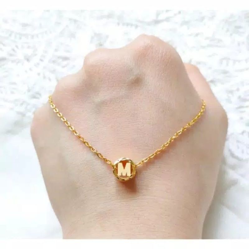 set kalung nory dan liontin huruf M elegant