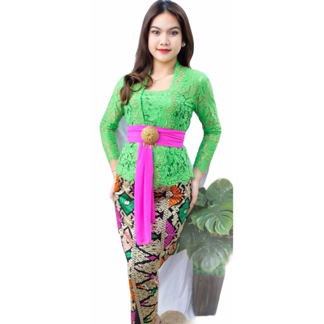 Kebaya jadi brokat payet