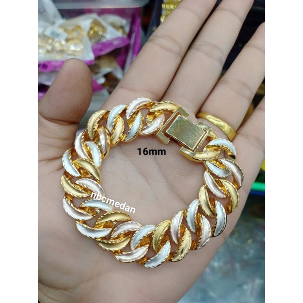 gelang sisik naga,awet,tahan lama bisa dipendekin ,yg double tidak bisa dipotong, panjang kurang lebih 17-18cm