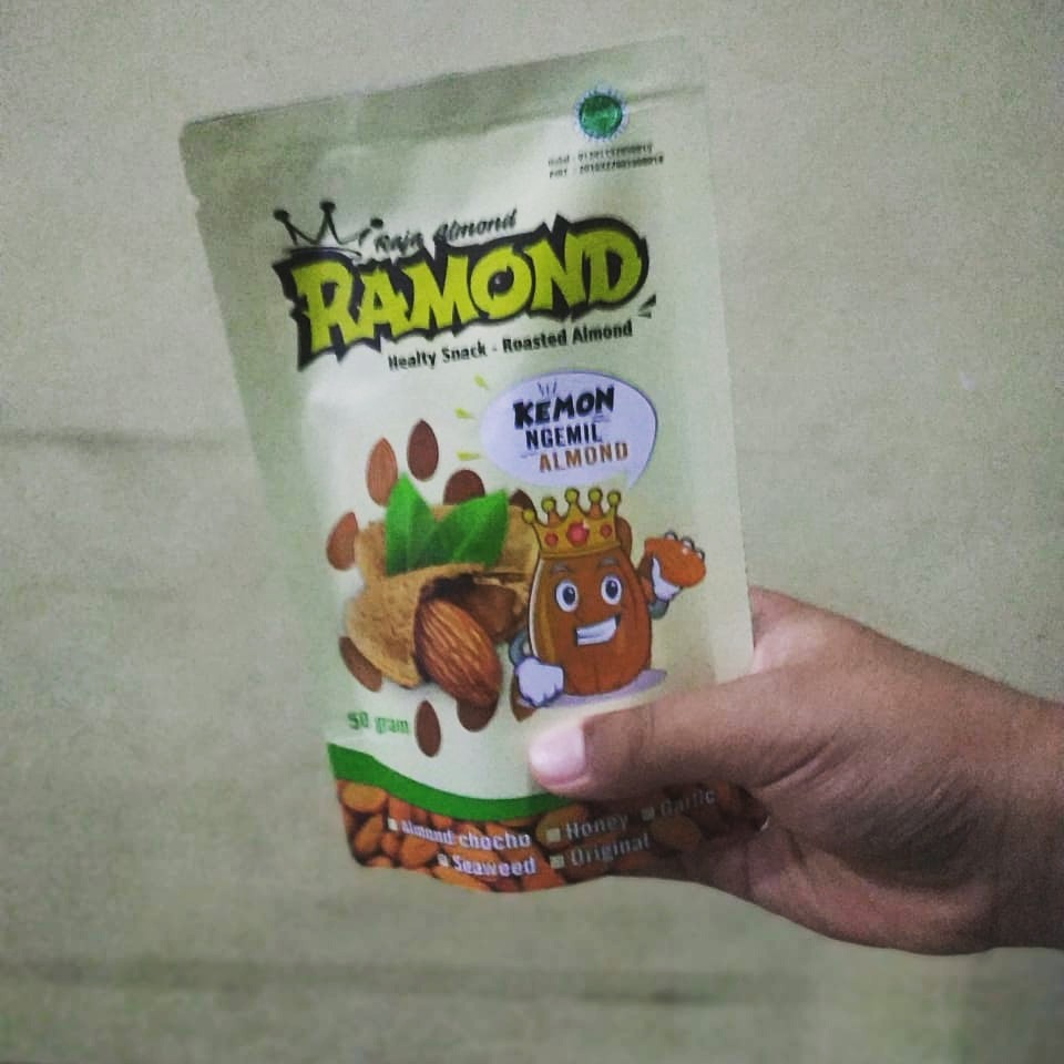 

Kacang Almond Ramond, cemilan sehat 5 rasa