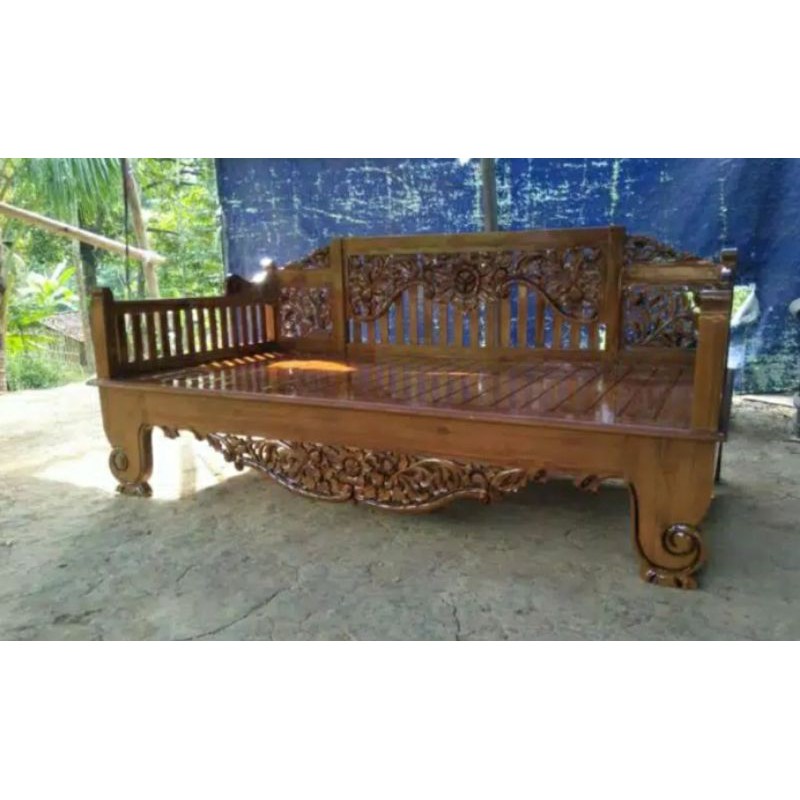 BALE BALE UKIR KAYU JATI MAJAPAHIT KURSI RISBAN