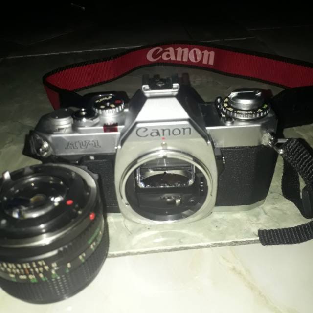 SLR CANON AV-1