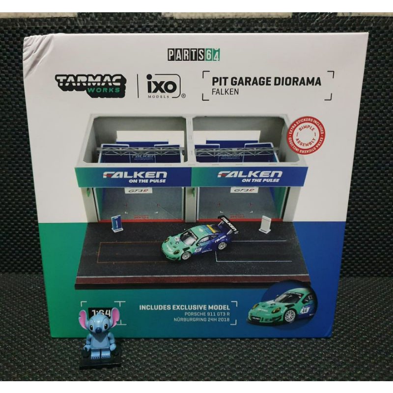 Tarmac Works Pit Garage Diorama Falken Porsche 911 GT3 R