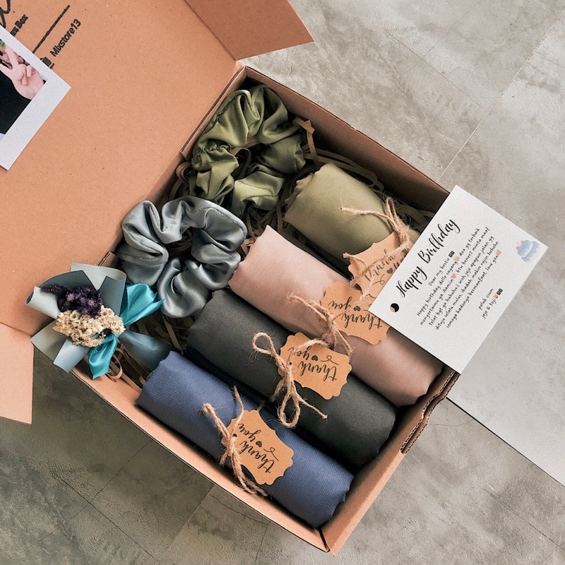 

KADO ULANG TAHUN/KADO BIRTHDAY/GIFT BOX BIRTHDAY/HAMPERS JILBAB/KADO BESTIE/KADO SAHABAT/SAHABAT SEMPRO/ANNIVERSARY GIFT
