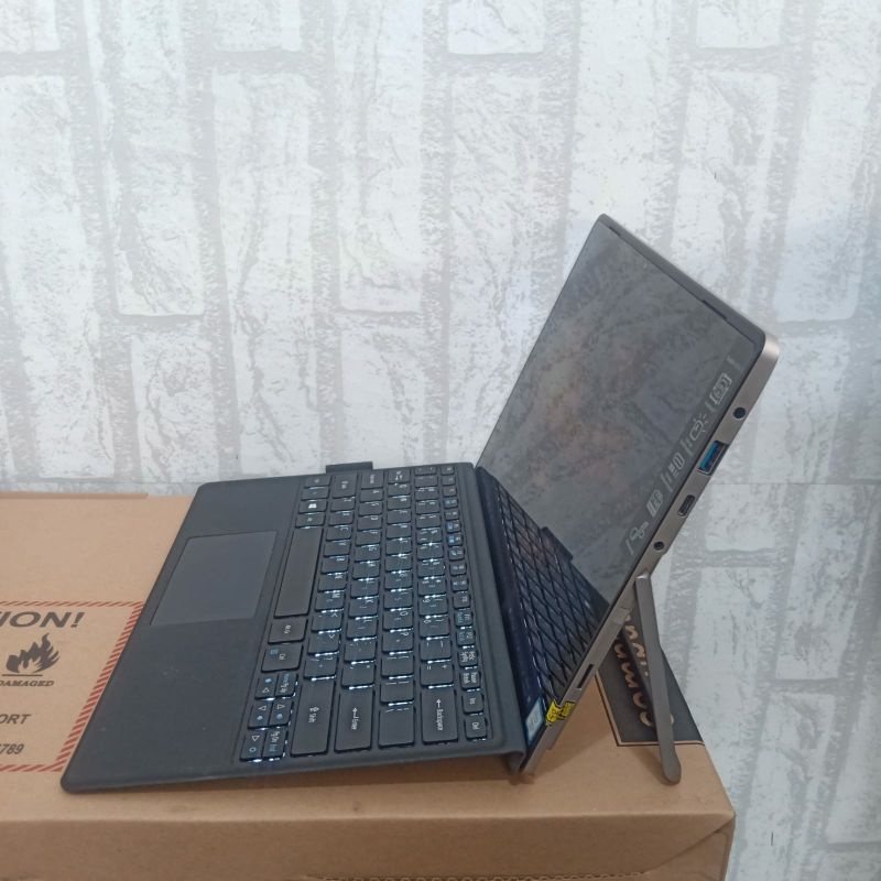 Jual Laptop 2 in 1 Acer Switch Alpha 12 Cor i56200U Ram 8GB ssd 256GB