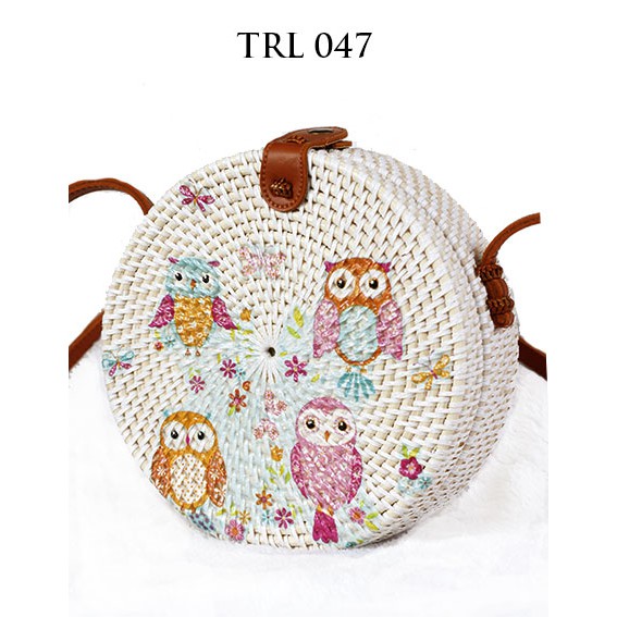 

The Ziel Tas Rotan Bali Bulat Diameter 20cm Lukis Decoupage Motif Burung Hantu TRL047