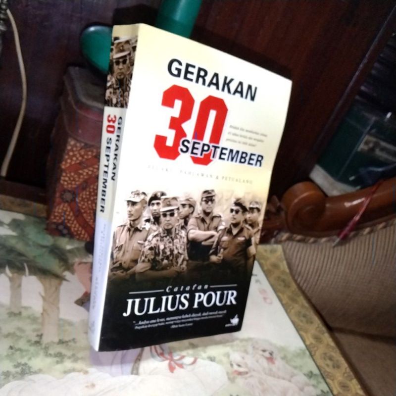GERAKAN 30 SEPTEMBER - JULIUS POUR