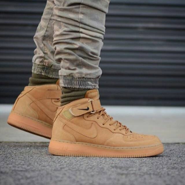 NIKE AIR FORCE 1 MID FLAX