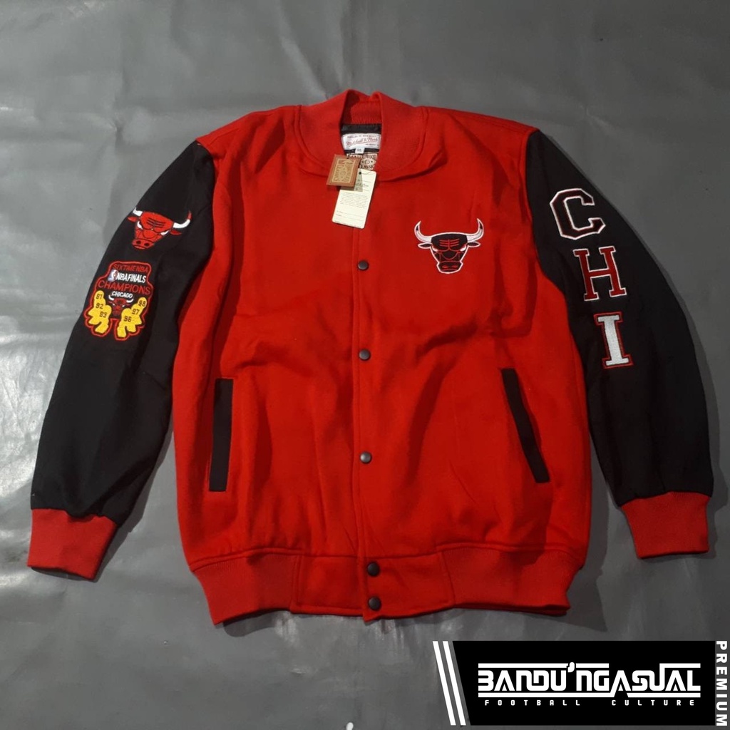 VARSITY JACKET MITCHEL & NESS X CHICAGO BULLS (RED)
