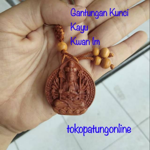 Gantungan Kunci Kayu Kwan Im Seribu Tangan