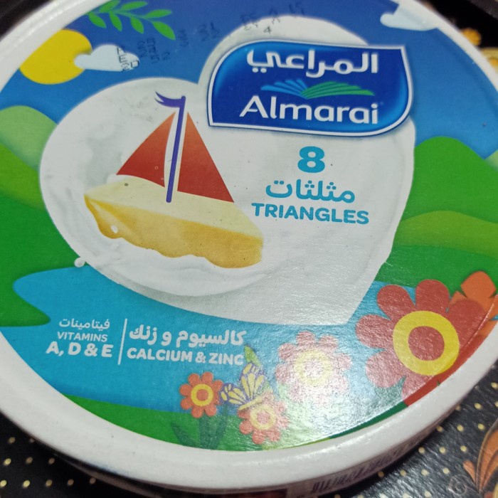 

f0fbfe00 Triangles Cheese/Keju Segitiga Merk Almarai Asli Produk Saudi (Isi8) I Ds1Gk