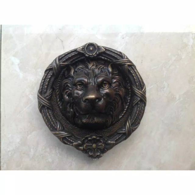 Ketukan Pintu Rumah Pagar Kuningan Antik Motif Singa