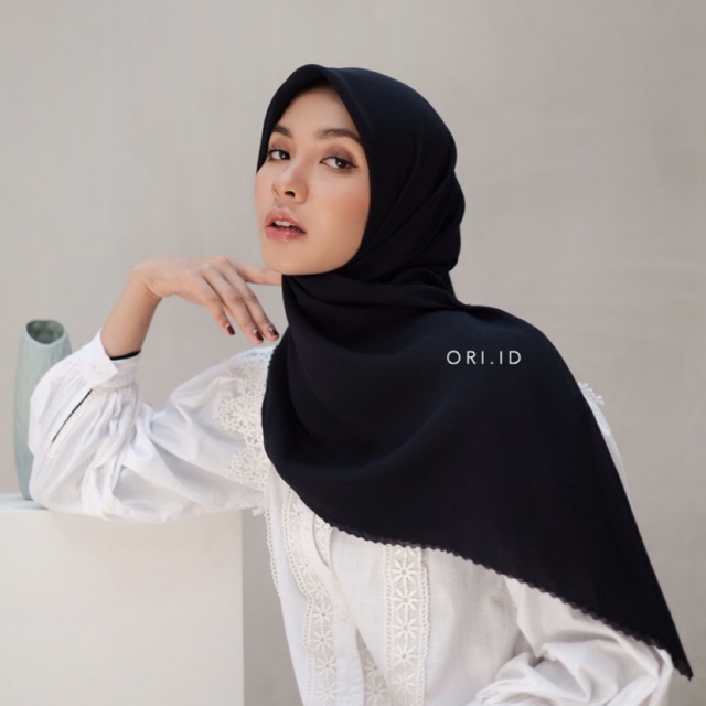 PLAIN HIJAB LASERCUT / hijab poton lasercut / hijab segiempat polly