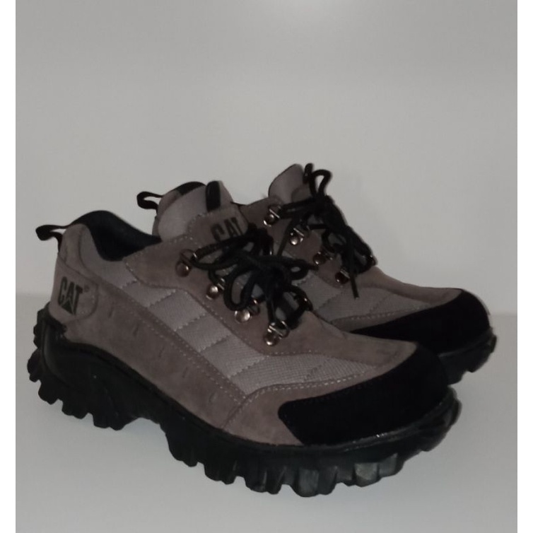 sepatu safety ujung besi sepatu kerja pria