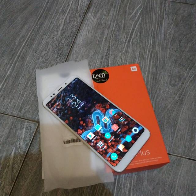 Xiaomi Redmi 5 Plus 4/64 garansi resmi (Second)