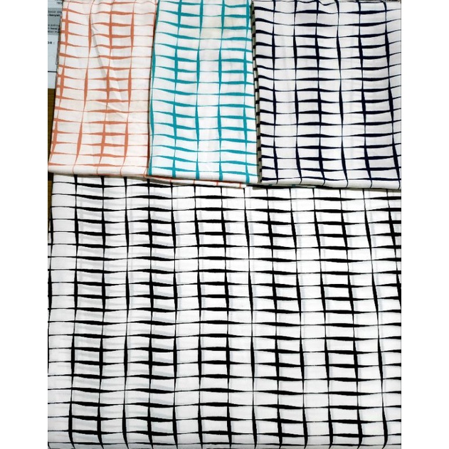 KAIN WOOLPEACH MOTIF KOTAK DASAR PUTIH LEBAR 1,5m