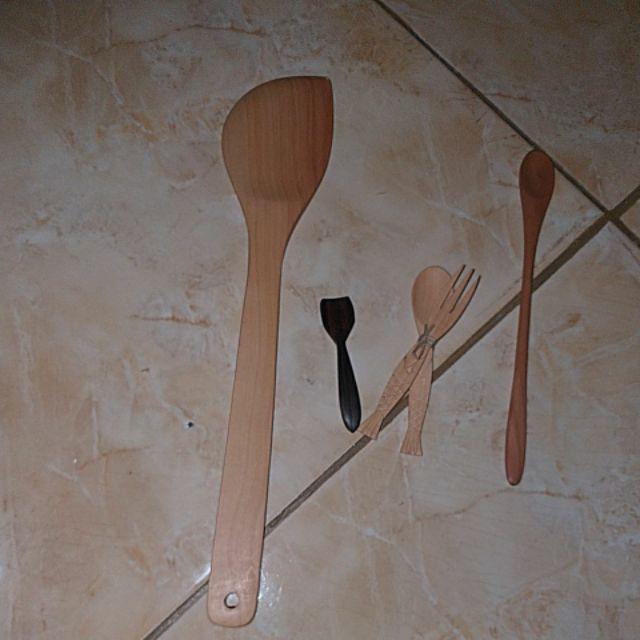 Kibera | Spatula Kayu