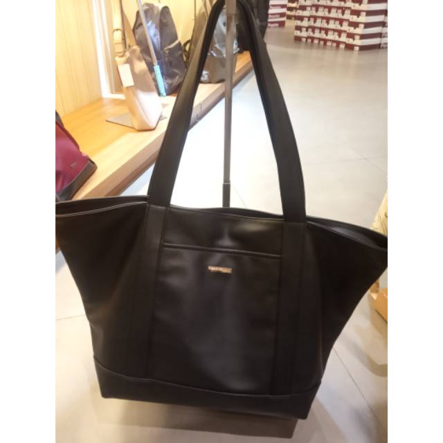 Tas cewek hush puppies