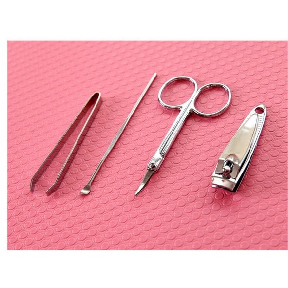 Alat Manicure Pedicure Set 4 in 1 Box Plastik Rawat Perawatan Kuku Gunting Korek Telinga Kuping (MG46)