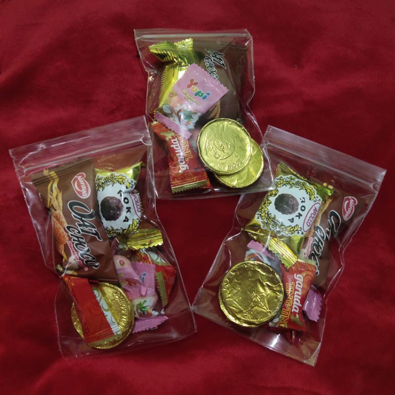 

Snack Camilan serut pouch plastik kue permen roka permen yuppy coklat coklat dollar souvenir Hampers