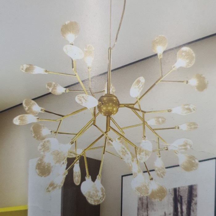 LAMPU GANTUNG HIAS MINIMALIS RANTING BLACK/GOLD 36 LAMPU PIPIH